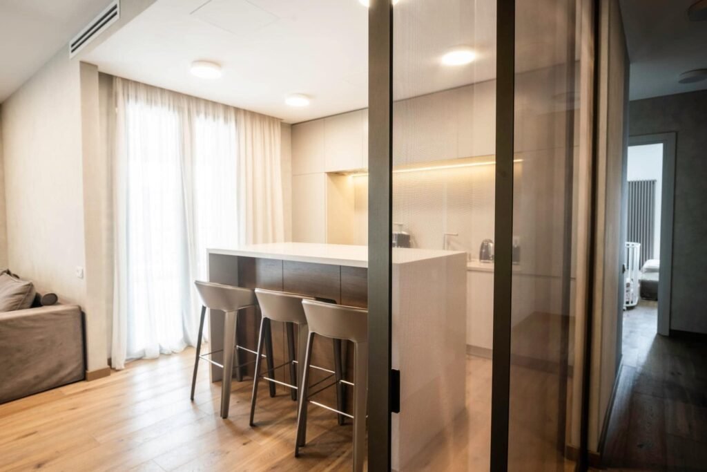 ლამაზი სამზარეულოები ავეჯის მწარმობელი კომპანია ემვე ჯგუფი MW group